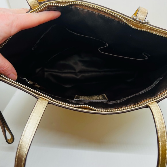Coach Metallic Gold Signature Stitched Leather Tote For Women EUC - Picture 6 of 9